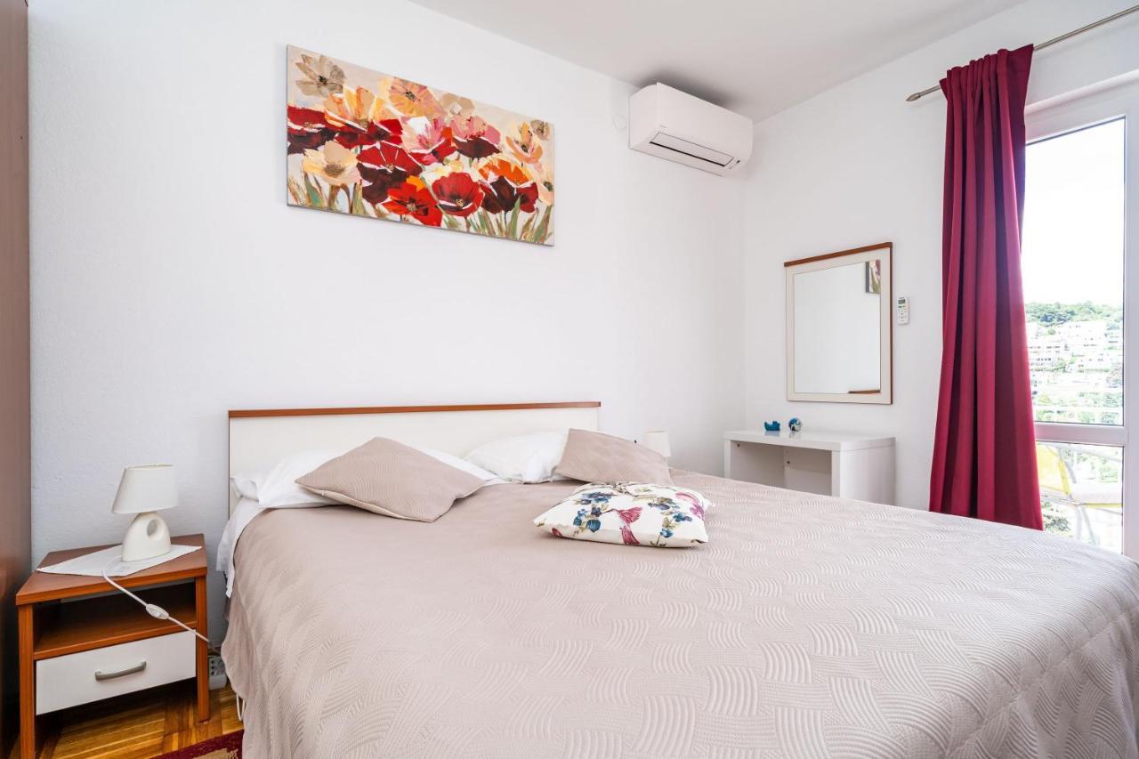 Apartma Marieta *